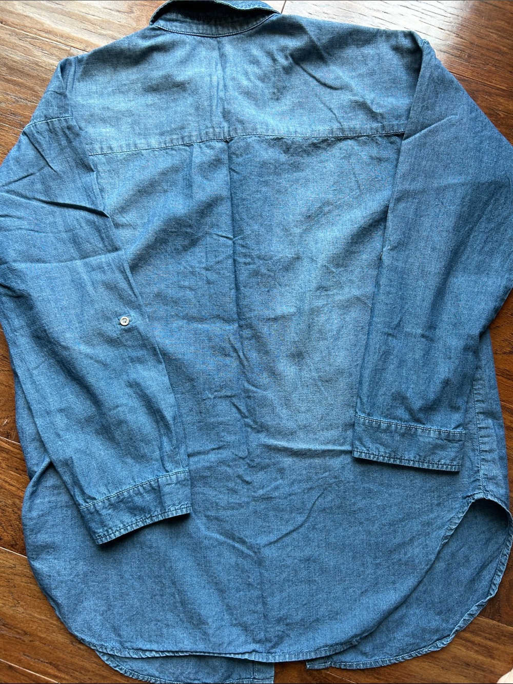 Chico's Women’s Blue shirt Size 2 - Picture 9 of 9